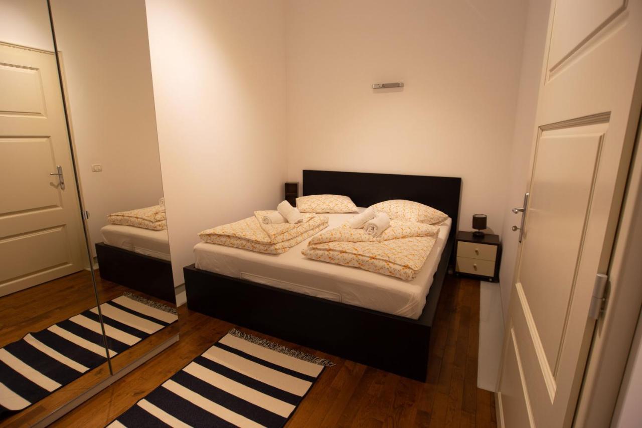Alessia Apartment In The Old Town Тимишоара Екстериор снимка